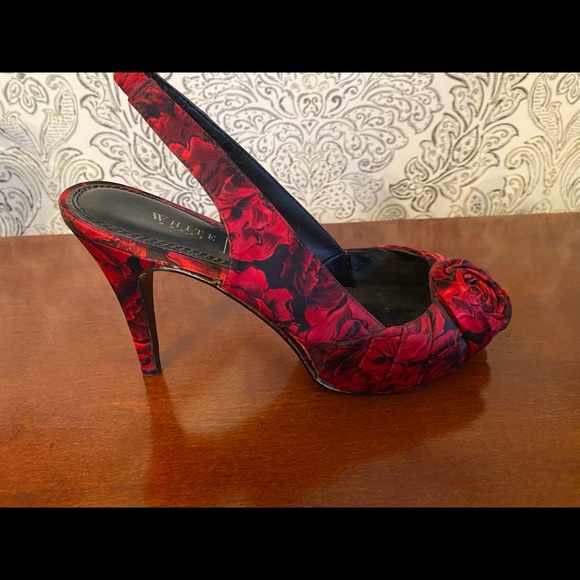 White House Black Market High Heels - Picture 6 of 7